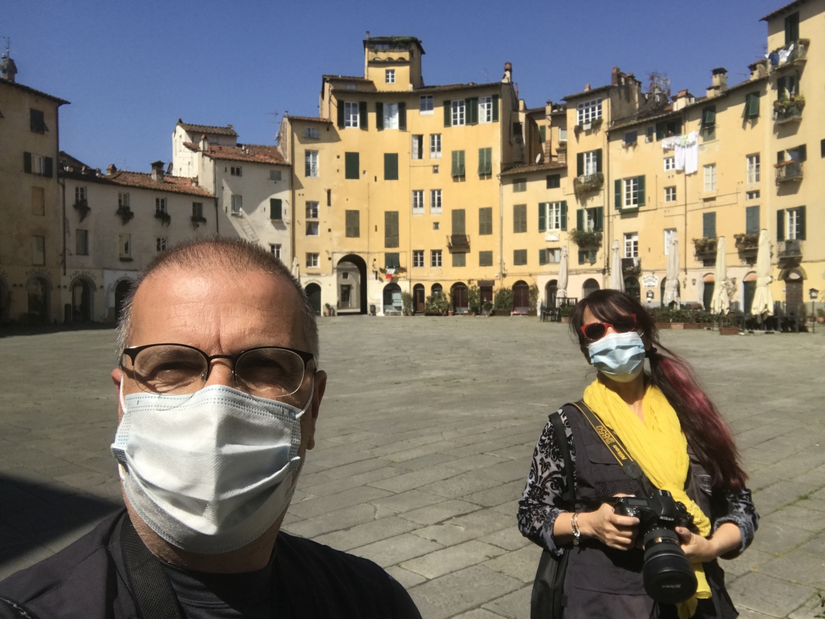 Piazza Anfiteatro a Lucca: come nasce una delle piazze più belle della  Toscana