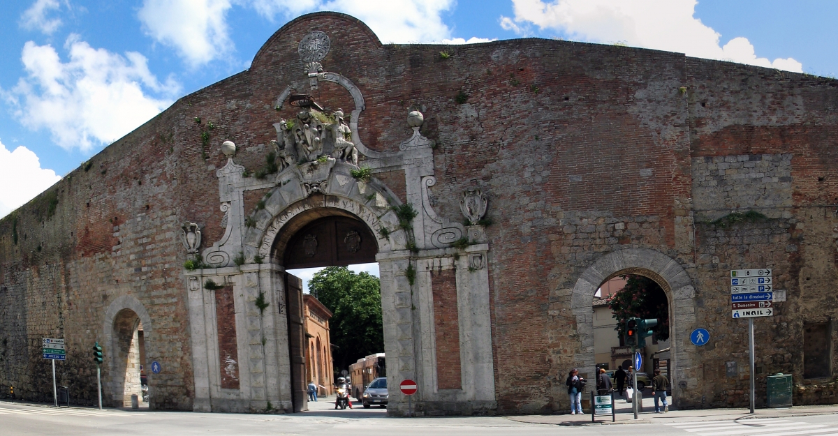 La via del leggere, Luca Betti e Alessandro Leoncini raccontano “Com’era Siena…dentro le mura”