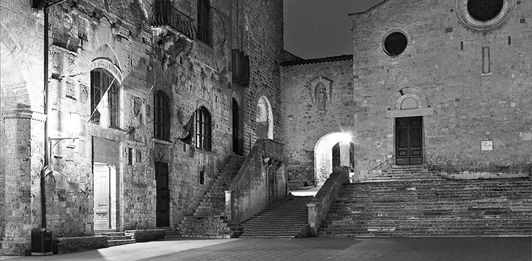 Una guida per perdersi. Il libro di Marco Lisi dedicato a chi pensa di conoscere San Gimignano 