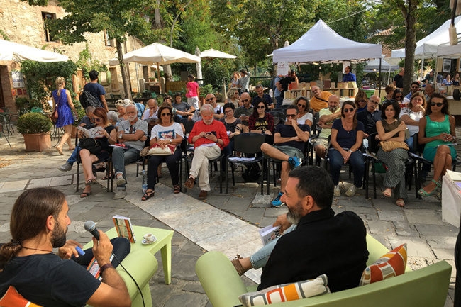 Aspettando I Colori del Libro. Dieci incontri d'autore nel salotto  letterario della Valdorcia - toscanalibri - Il portale della cultura toscana