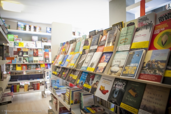 Nuova avventura libreria. Aperitivo con amici lettori. «Cerchiamo autori da  promuovere e uno spazio più grande» - toscanalibri - Il portale della  cultura toscana